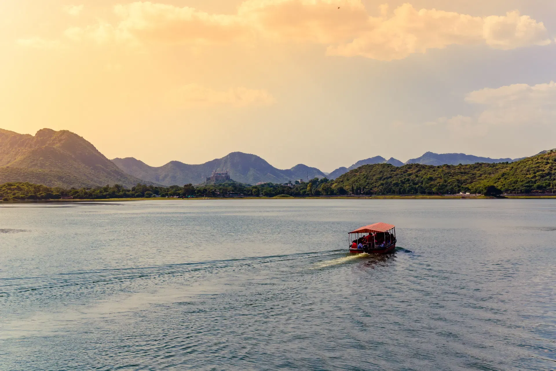 5 Days Udaipur Kumbhalgarh Ranakpur Mount Abu Tour Package